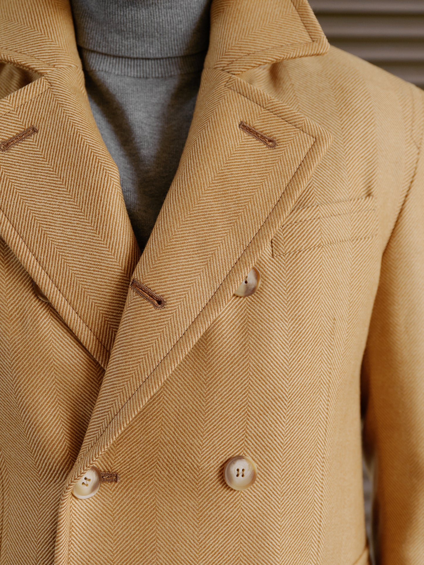 Бежевое пальто Classic fit Демисезон