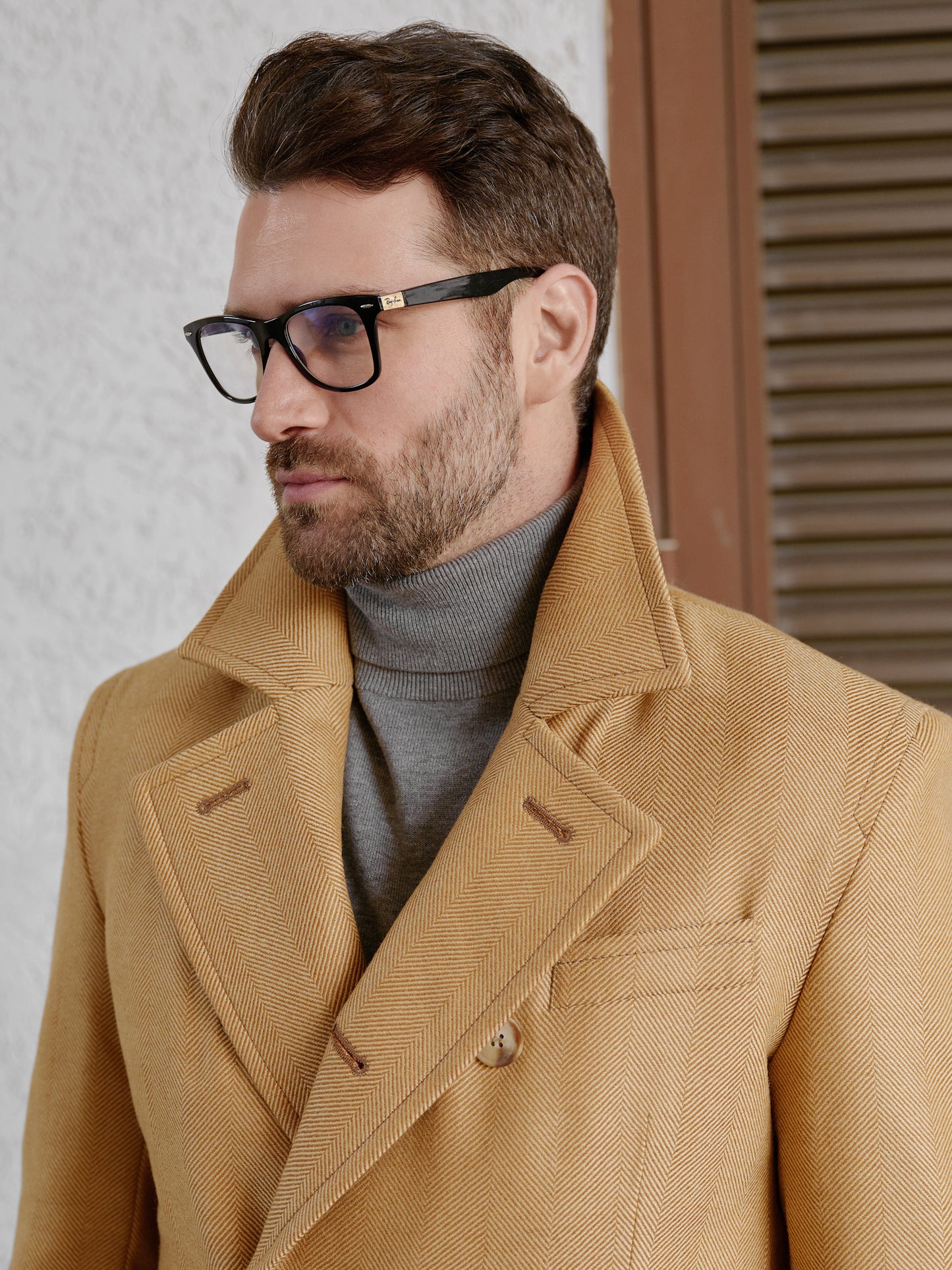 Бежевое пальто Classic fit Демисезон